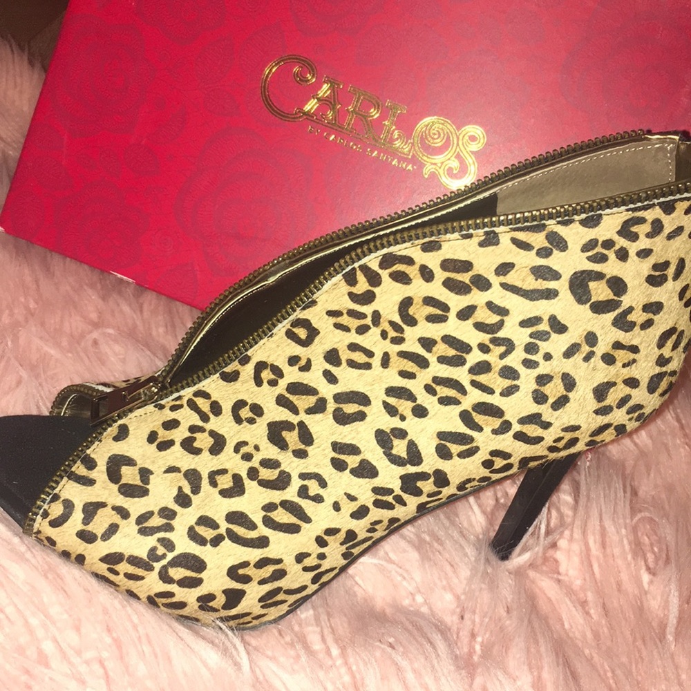 Carlos Santana leopard pump